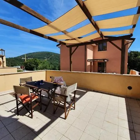Pergola Al N. 11 公寓